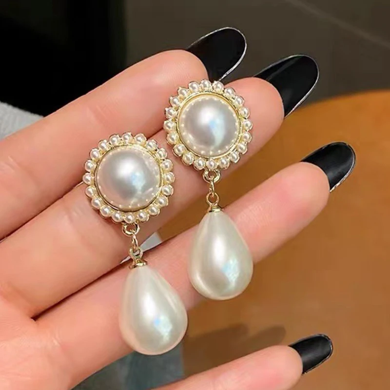 Neue klassische elegante Imitationsperlen-Ohrringe für Damen, Kristall-Langquasten-Ohrringe, exquisite Tropfenohrringe, Hochzeitsschmuck. – Detail 20