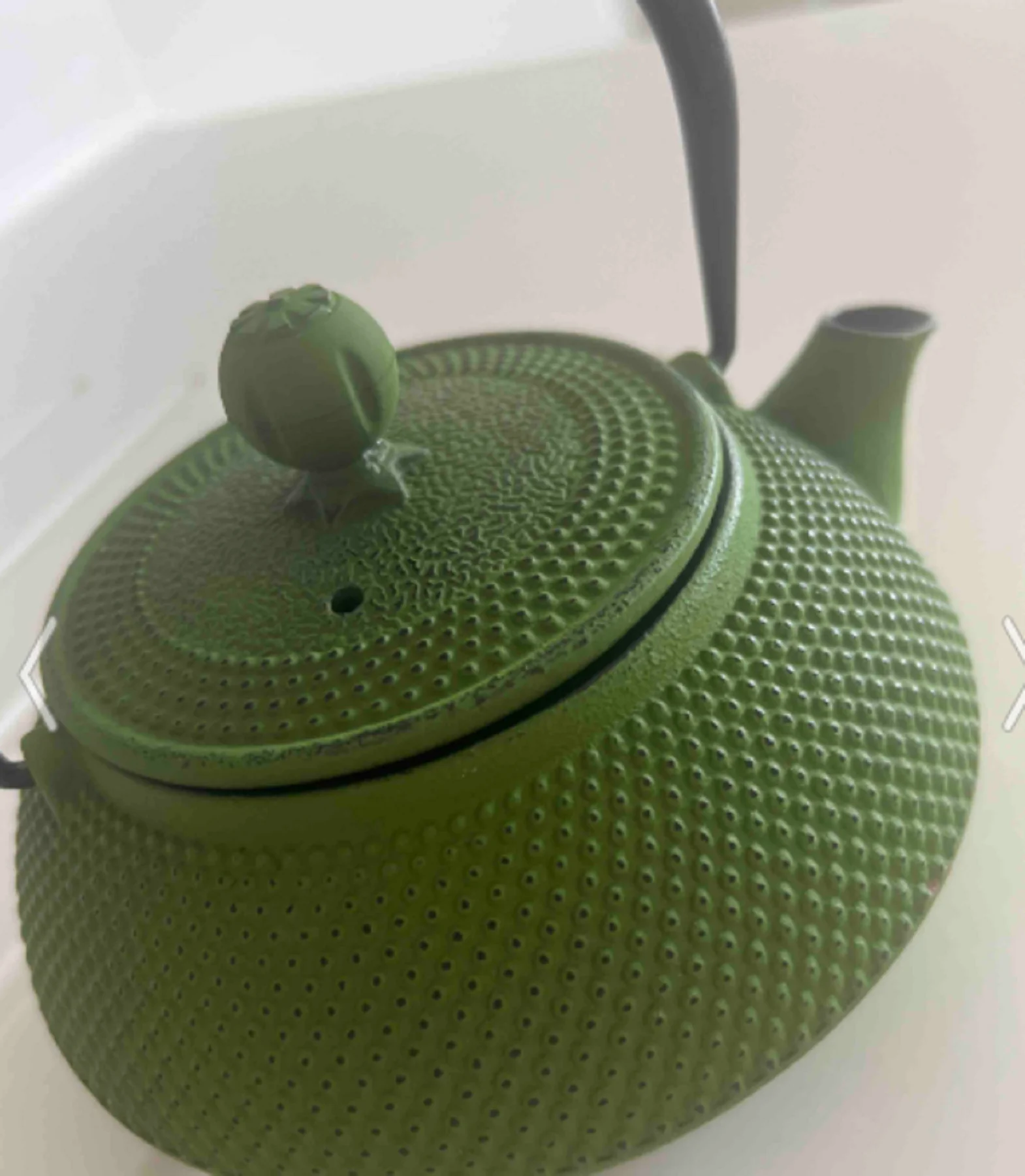 Pistachio Green Cast Iron Teapot 720 ml antique look teapot tea brewing stylish elegant kitchen utensil with cast iron teapot.