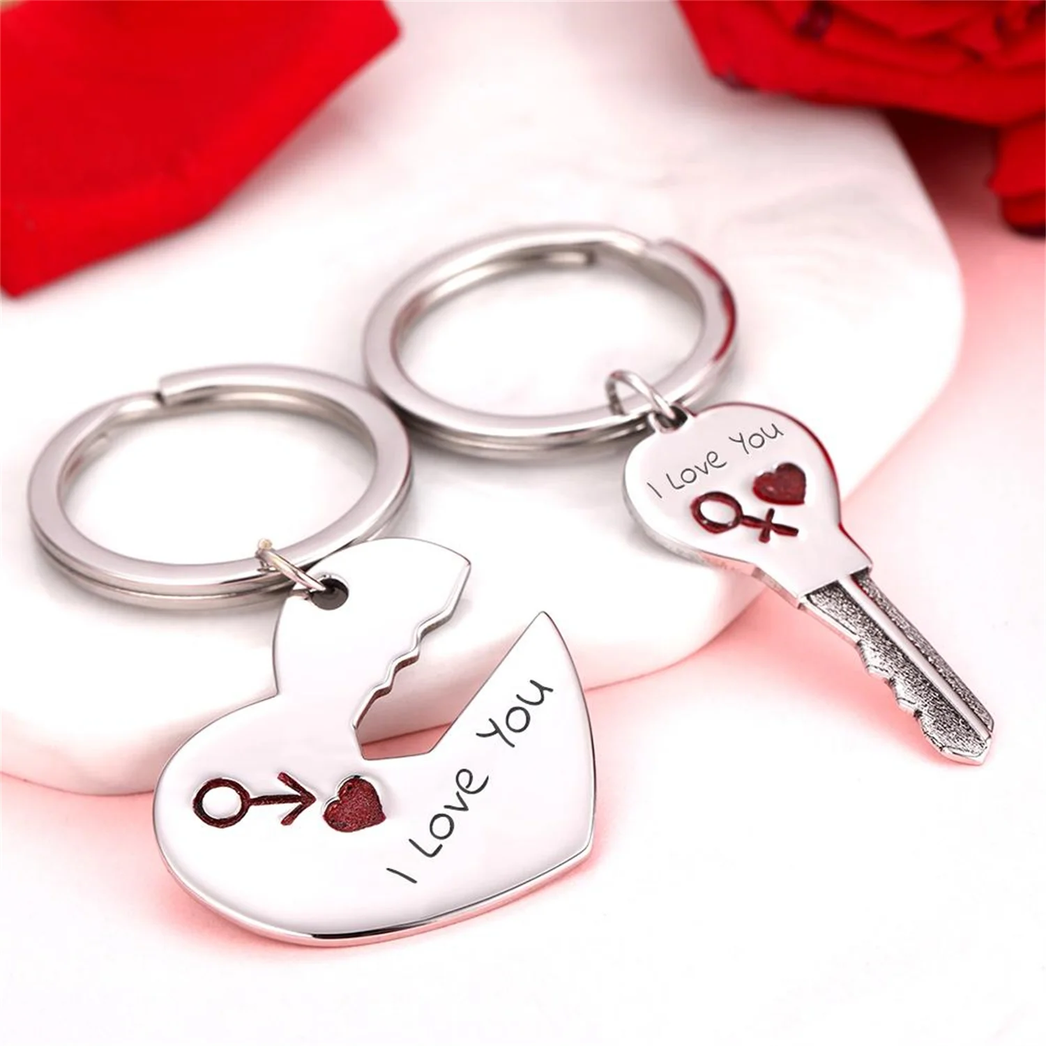 

Custom Engraved Heart Lock And Key Couple Keychain Set Personalization Fashion Keyring Key Fob Creative Key Chain Woman Man Gift