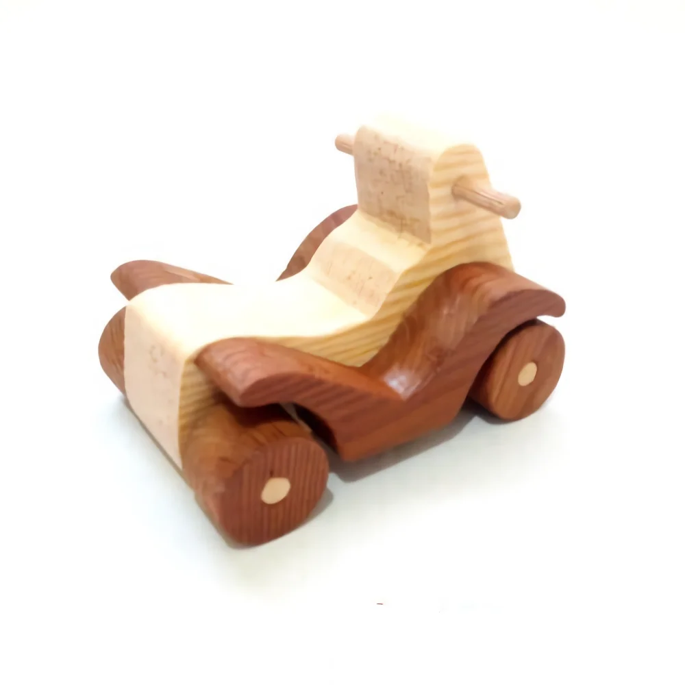 Рисунок 6 - Деревянный игрушечный автомобиль