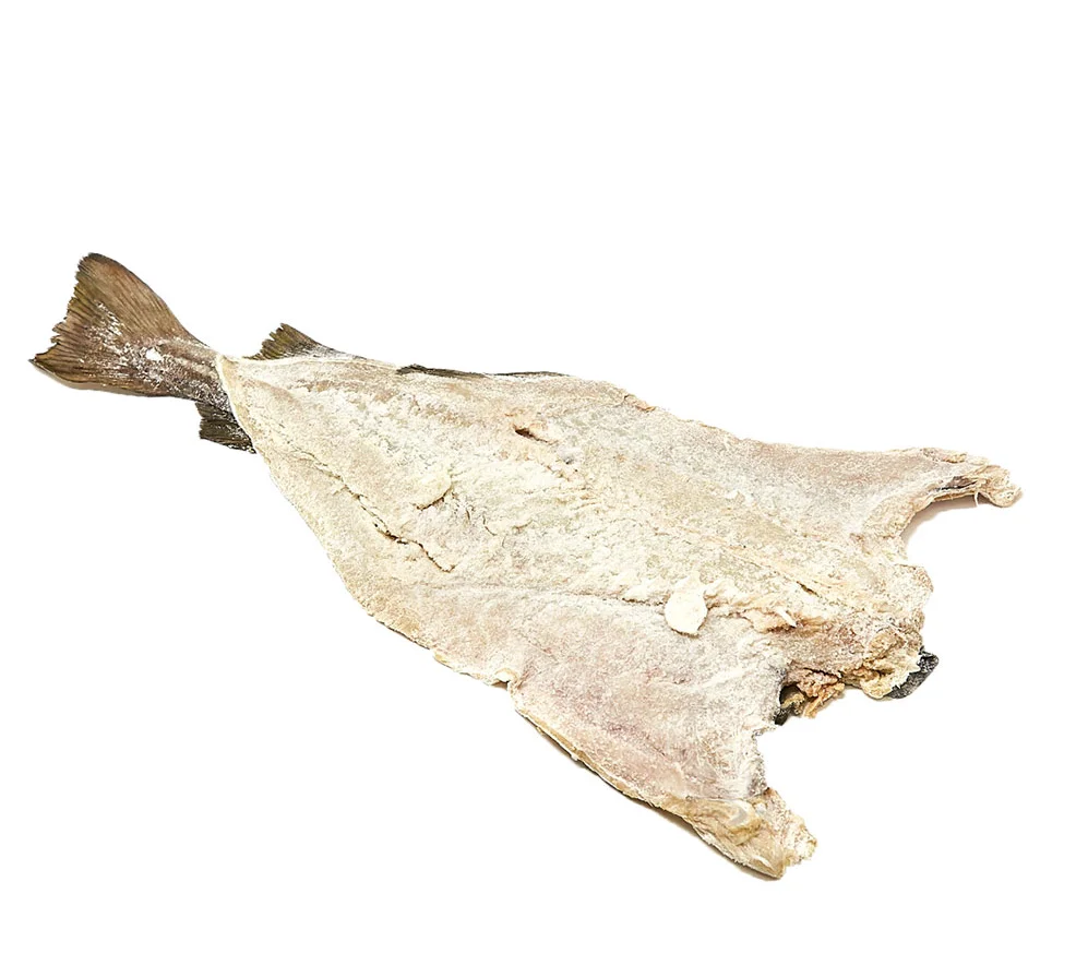 Islândia bacalhau na folha inteira 8/12 (4-5 kg) salgado com pele premium, carne branca e com uma película de sal fina que reveste o produto.