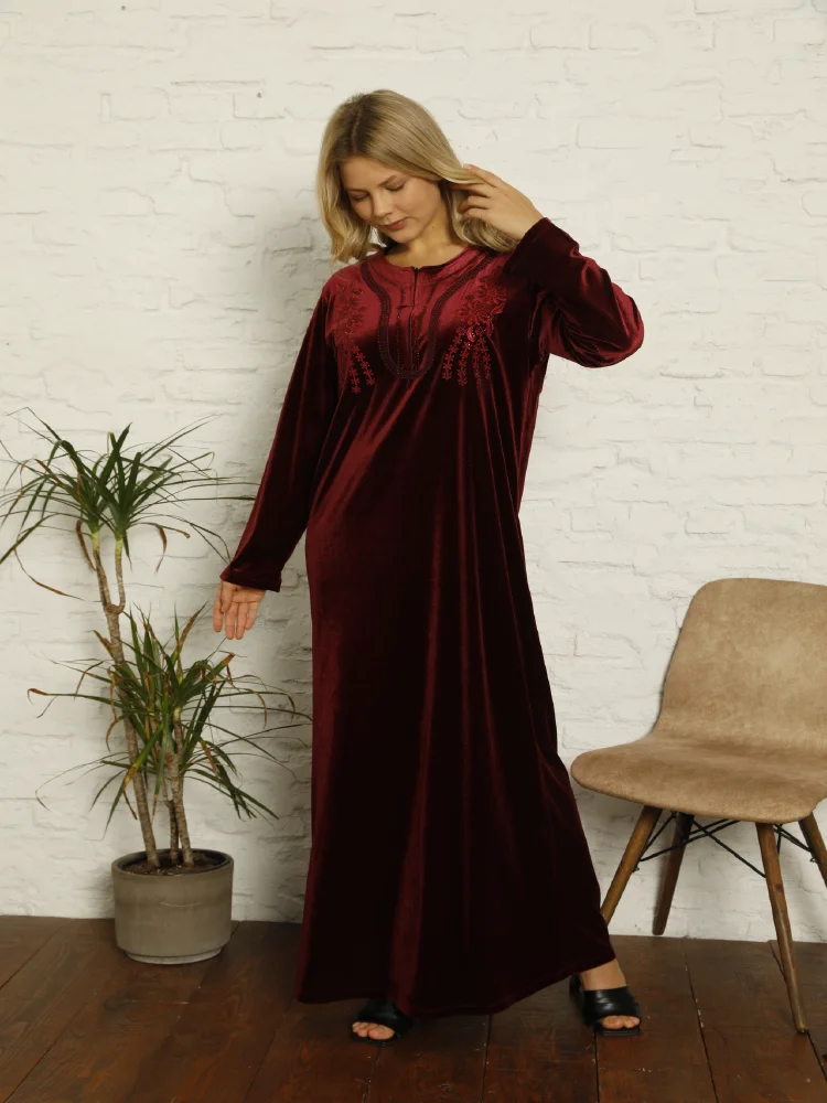 Laila 2021 New Season Autumn Winter Embroidery And Lace Detail Zipper Long Maxi Shiny Velvet Kaftan Dubai Abaya Turkey Muslim Fashion Hijab Dress