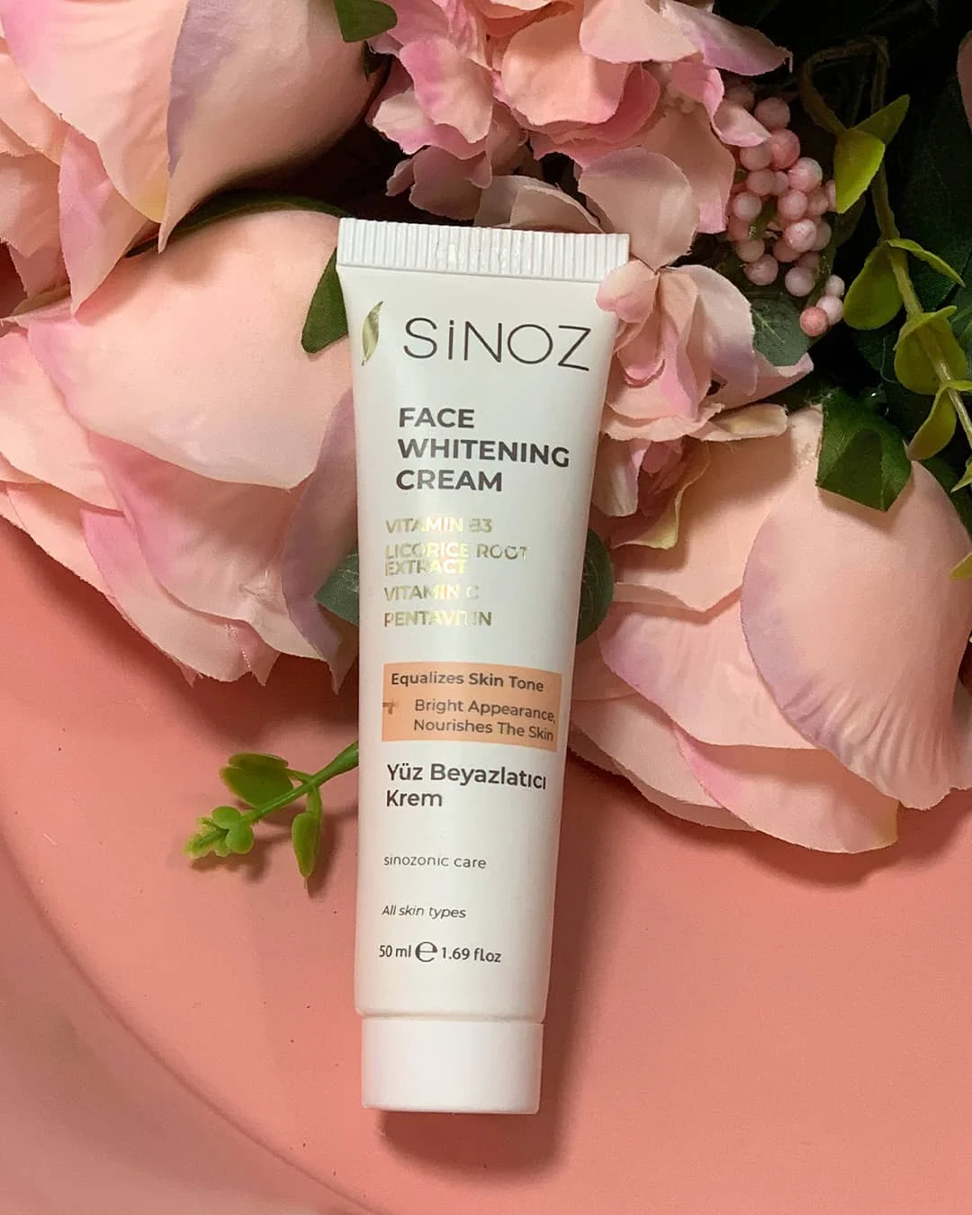 

Sinoz Face Whitening Cream Acne Treatment Oil Control Moisturizing Daily Care Vitamin Actives Equalizes Skin Tone Care Vitamin C