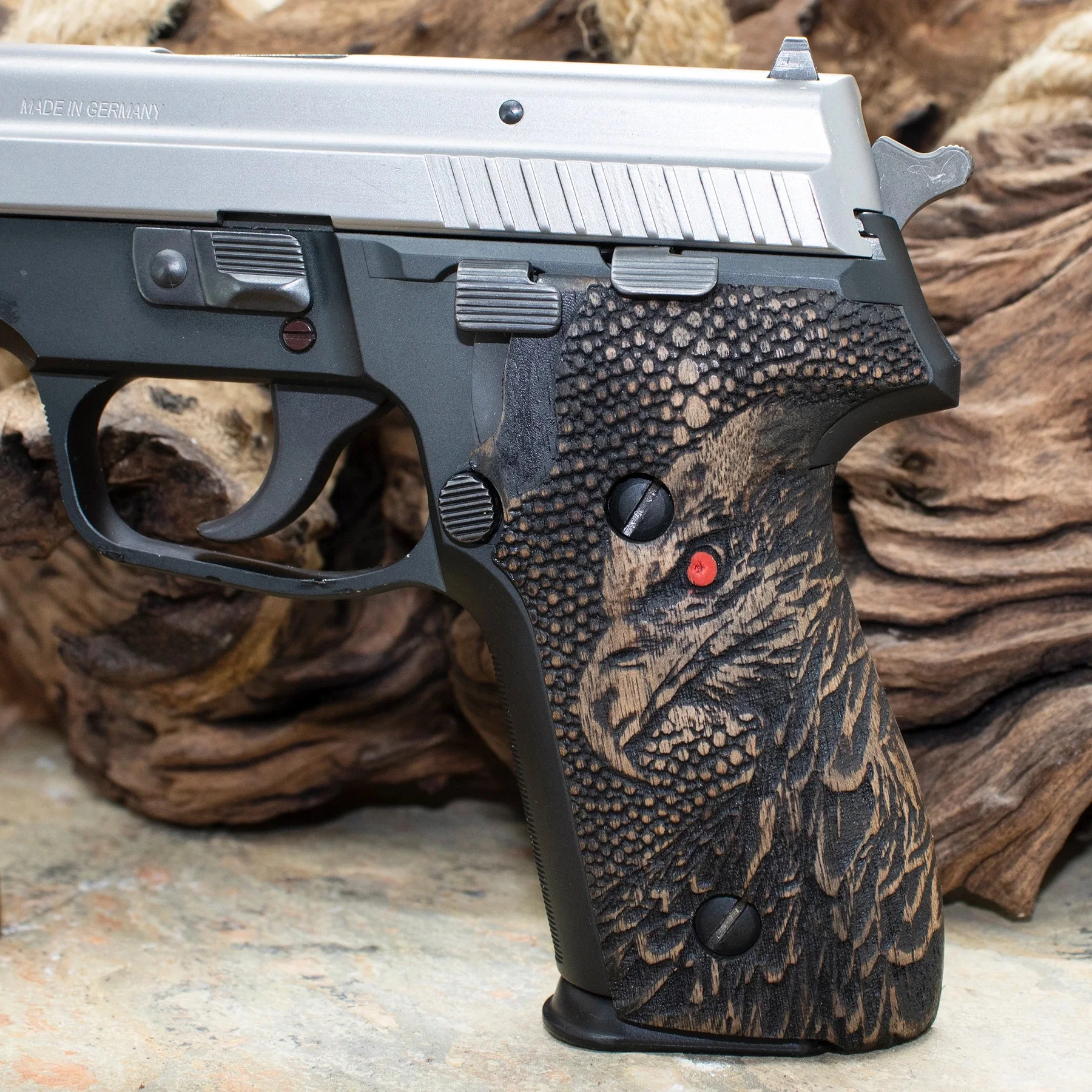 

Sigsauer P228 / P229 Elite Handgun Walnut Grips A16