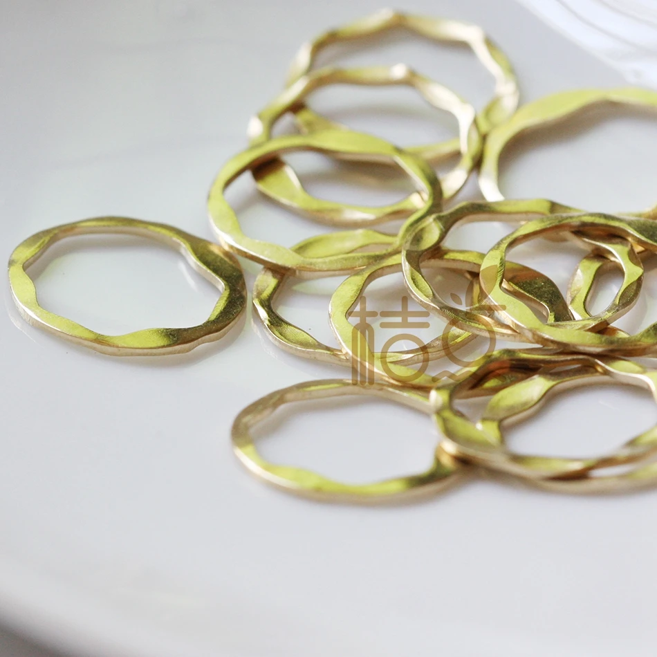 20 Pieces Raw Brass Textured - Hammered CLOSED Ring - Link - Loop 16mm (4420C-Q-50)