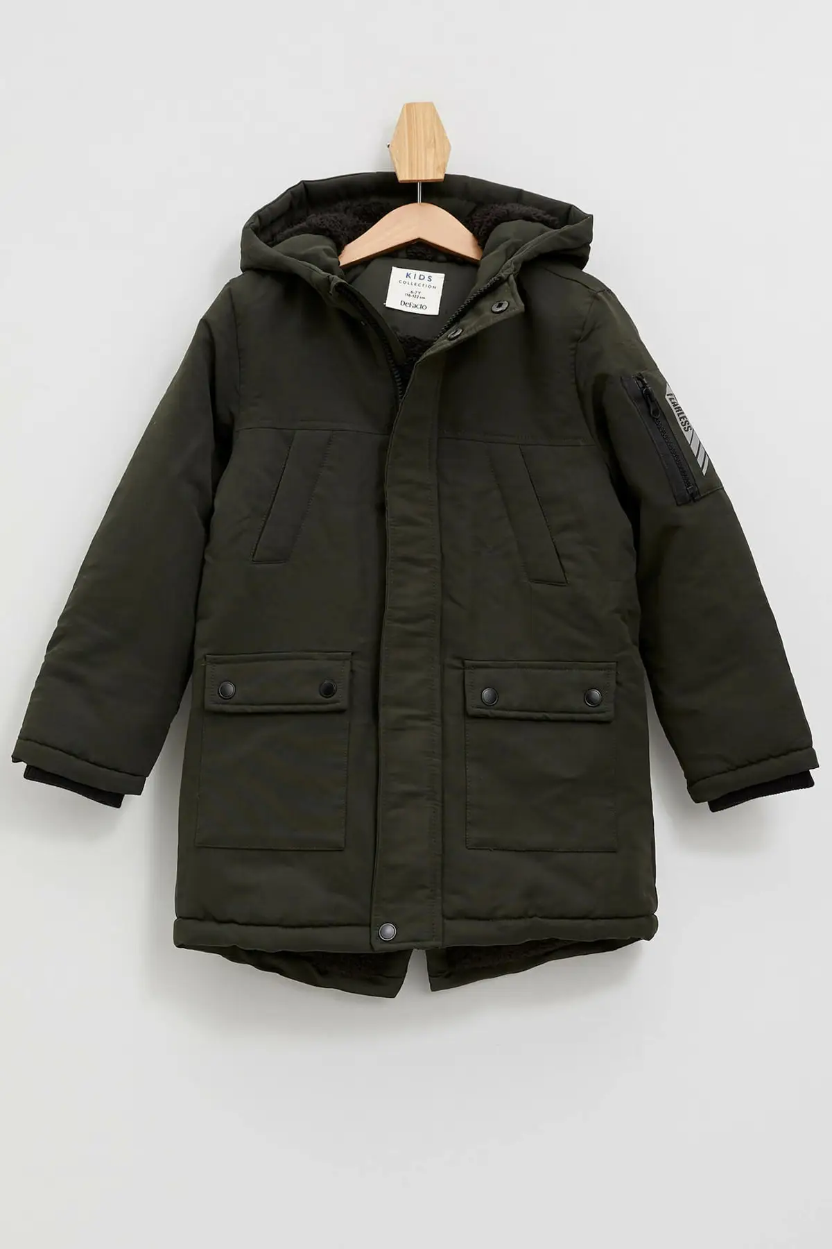 Male Child Hooded Fur Detail In Thick Parka 3-4-5-8-9 YaşSoğukta will warm you, comfortable fabric and stylish women Polyester 100%