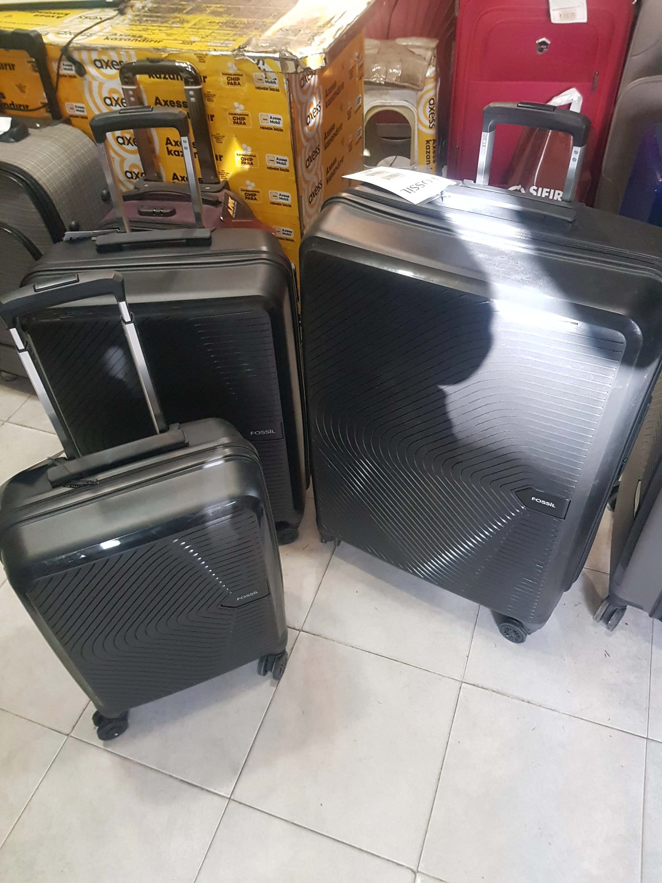 Set Suitcase Fossil Black Set of 3 Quality Material Very Useful Your Greatest Assistant in Your Travels