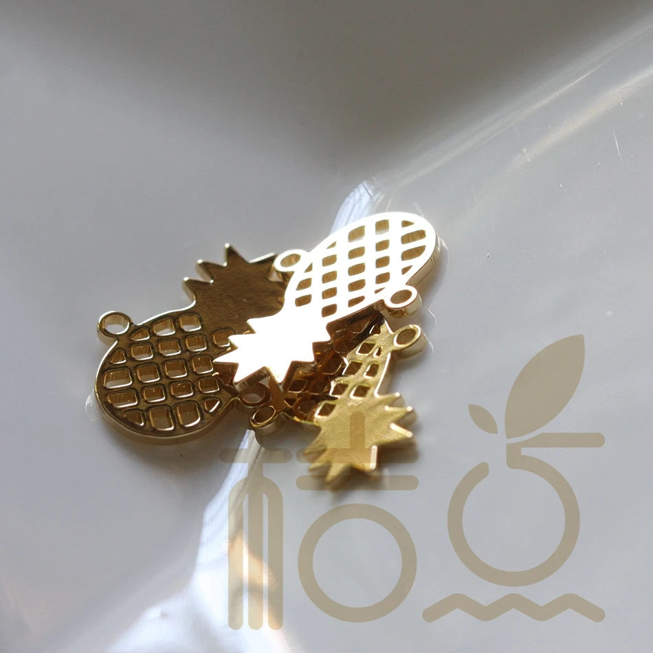 

Laser Cut Solid Brass Pineapple Link - 16x11mm (4346C)