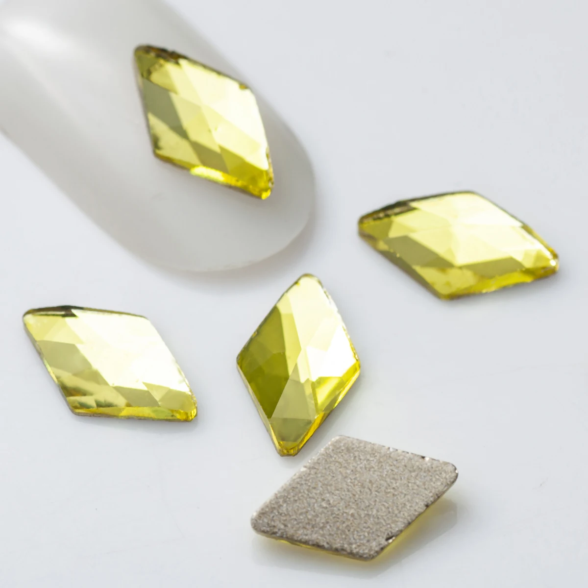 100 Stück Glas Flatback Nail Art DIY Maniküre Glitzer Strass Rhombus Kleber auf Kristallen 3D Nagelzubehör Dekoration – Detail 9