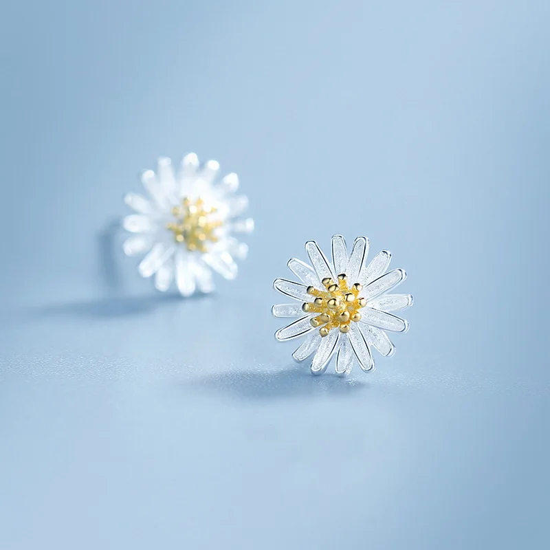 Simple Style Cute Daisy Earrings New Fashion Flower Stud Earrings for Women Gift Sunflower Statement Jewelry Gift