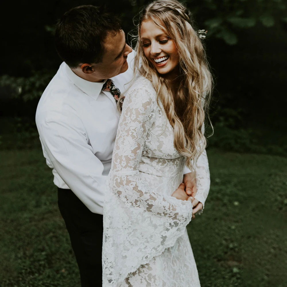 Pastrol Lace Boho Outdoor Trouwjurk V-hals Lange Flare Mouwen Backless Custom Made Schede Bestemming Elopement Bruidsjurken