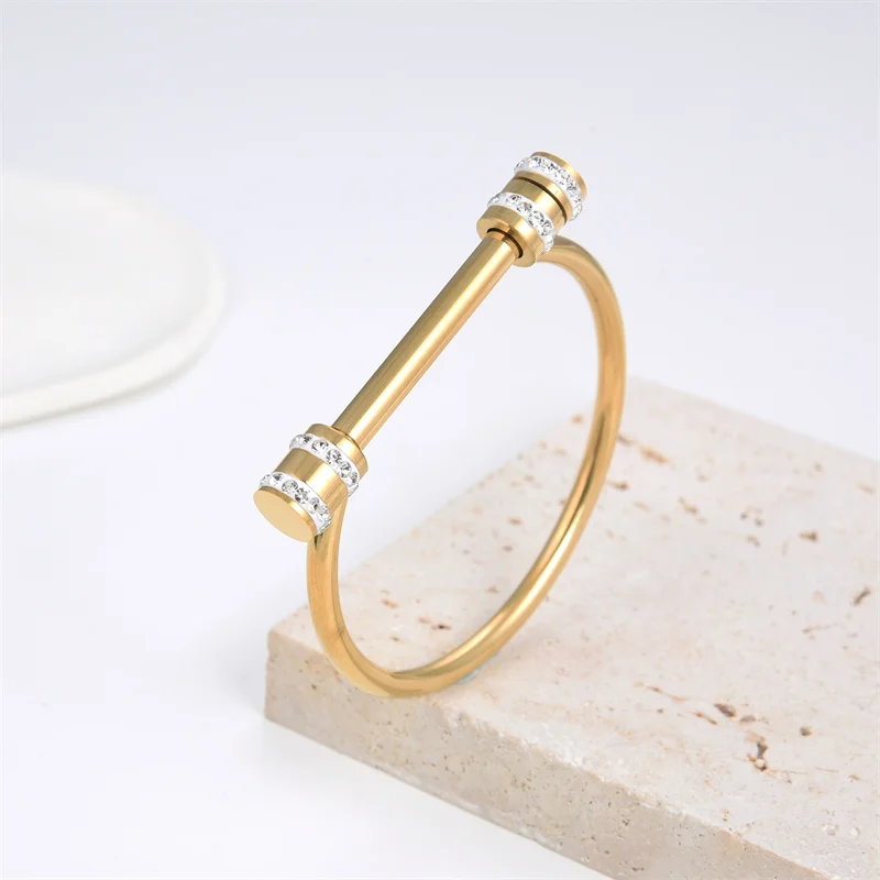 FYSARA موضة جديدة وصول المرأة مجوهرات الأزياء الفاخرة الفولاذ المقاوم للصدأ D رسالة سوار كريستال الإسورة للنساء هدية حفلة