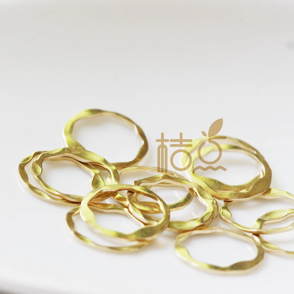 20 Pieces Raw Brass Textured - Hammered CLOSED Ring - Link - Loop 16mm (4420C-Q-50)