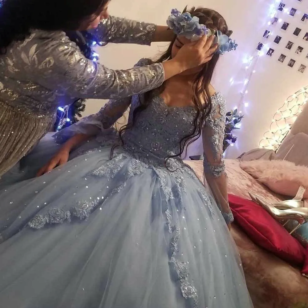 Gaun Quinceanera Mewah Gaun Bola Applique Renda 2021 Gaun Vestidos Lengan Panjang Kerah V Gaun Manis 16 Ukuran Plus