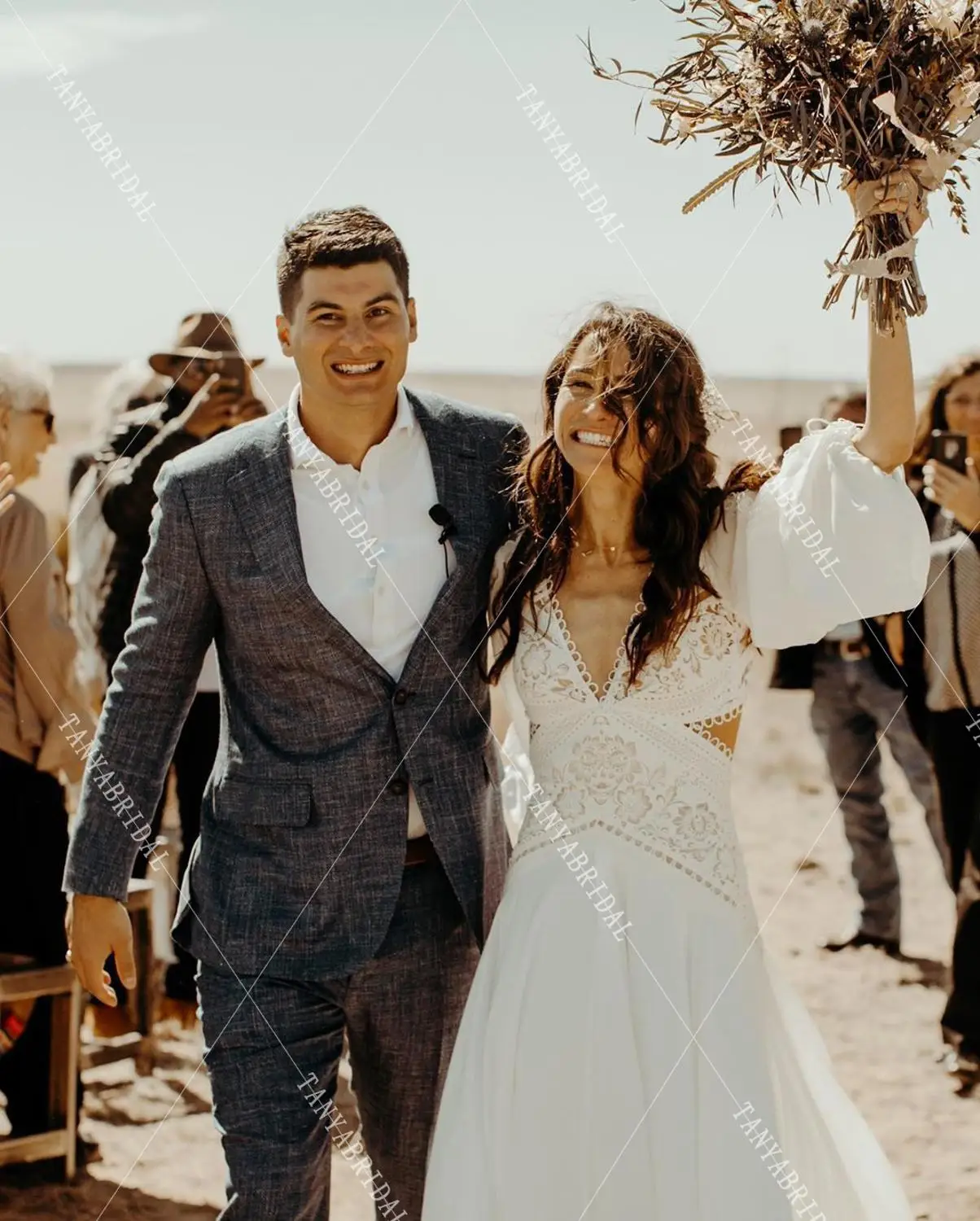 Suknie ślubne w stylu boho z długim rękawem bez pleców głęboki dekolt w serek Backless suknie ślubne Dreamy Noivas Chic Rue de soriee DW196