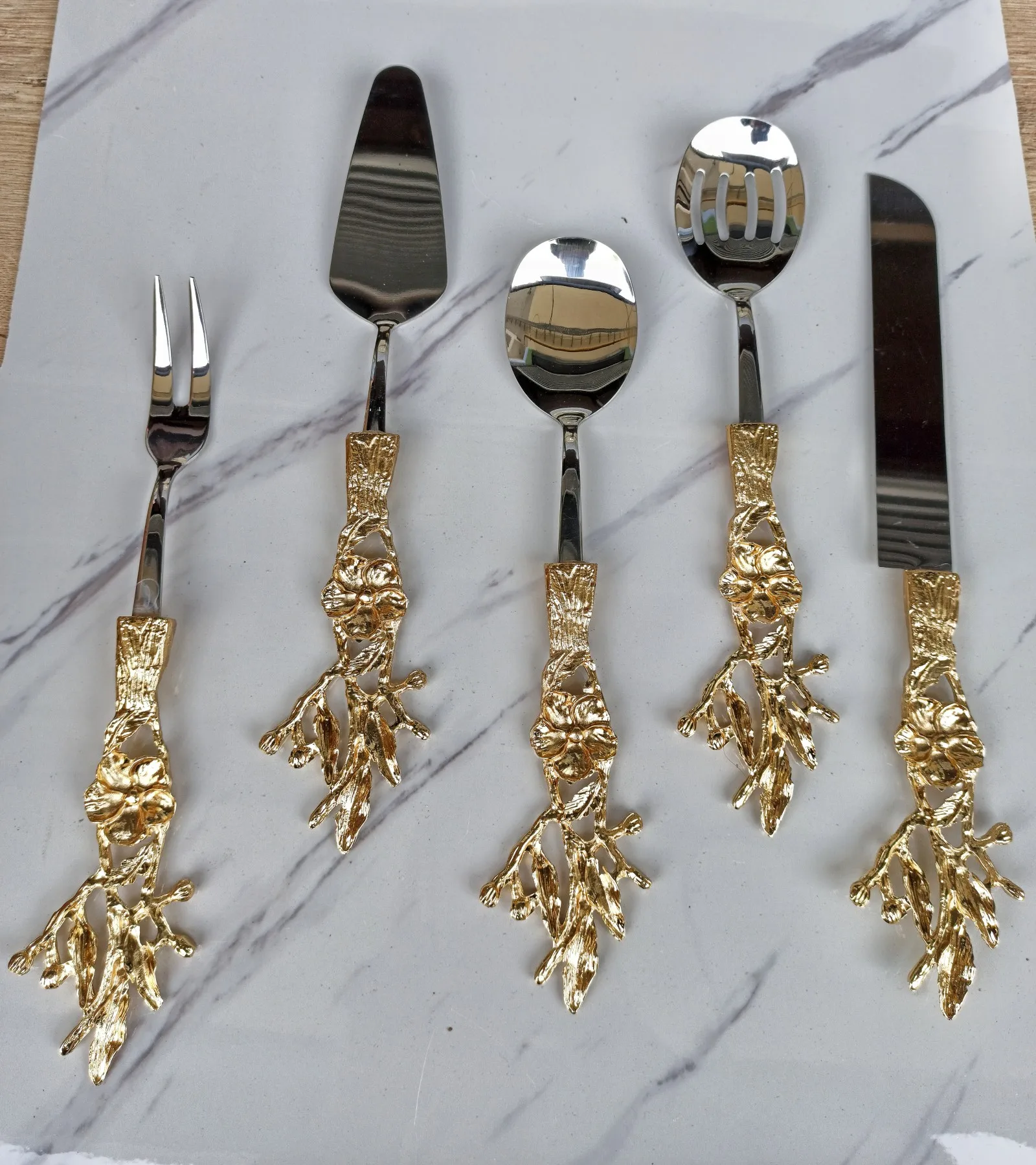 Tablespoon Tbsp Serving Spoon Set Filling Metal Material Japanese Rose Pattern Gold Silver Color High Quality Plated Craft Kitchenware Presentation Wedding Prep Special Invitations Fork Knife Cake Dinnerware Holder