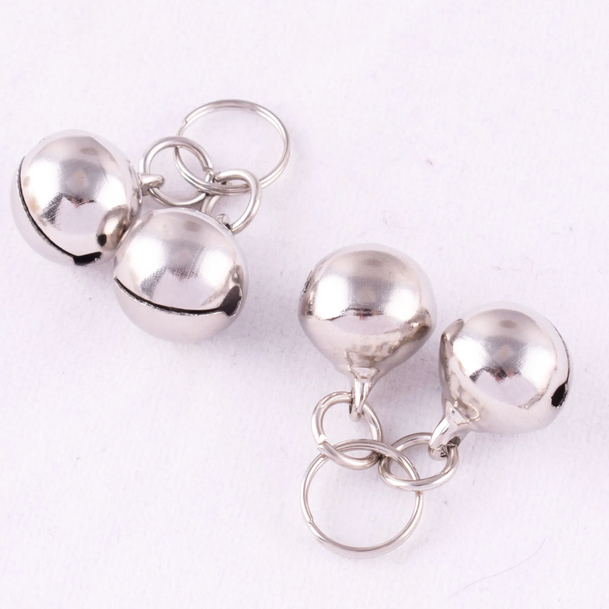 20set Smooth Jingle Bells with Split Jump Rings Craft Bell Charm Christmas Bell 13mm Sliver DIY Jewelry Bell for Pet Festival