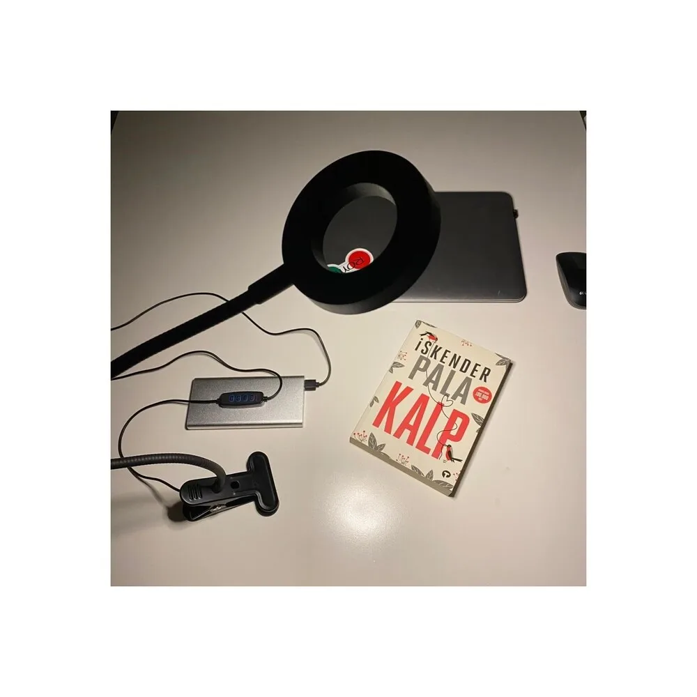 Multifunctional Acrobat Table Lamp Very strong latched structure USB SOCKET computer desk lamp shooting lamp 3 different adjusta