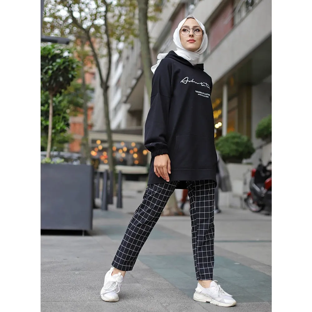 2021 Tren Celana Persegi Hitam untuk Wanita Musim Semi Musim Gugur Bergaya Jalan Gaya Nyaman Bahan Berkualitas Tinggi