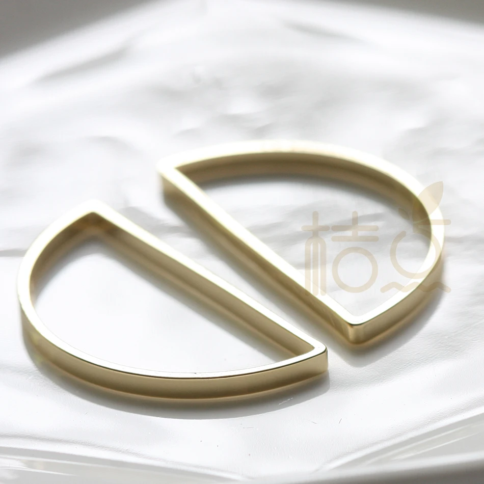 Solid Brass Half Circle Link - Crescent - Geometry - Moon Charm - Frame 15x30x1.8mm (4282C)