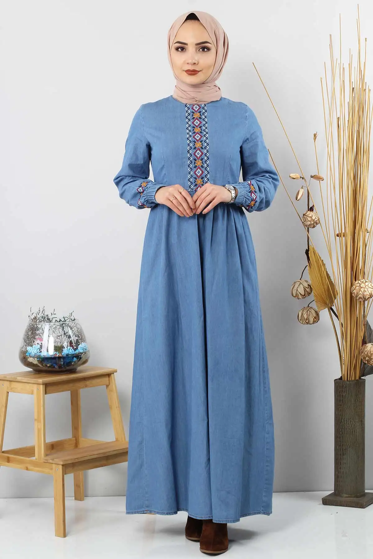 Rugs Embroidered Jeans Dress TSD6147 Light Blue Dark Denim Dress Dark Hole Button Arched Handle Denim Dress Dark Blue muslim long dress