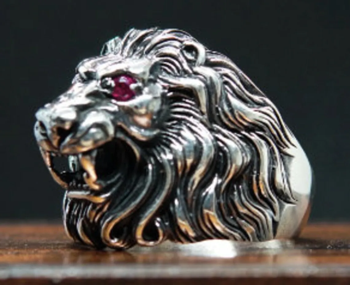 

Solid 925 Sterling Silver Oval Lion Head With Ruby Stone Ring Men's High Quality Biker Business Jewelery Acessory Gift For Him