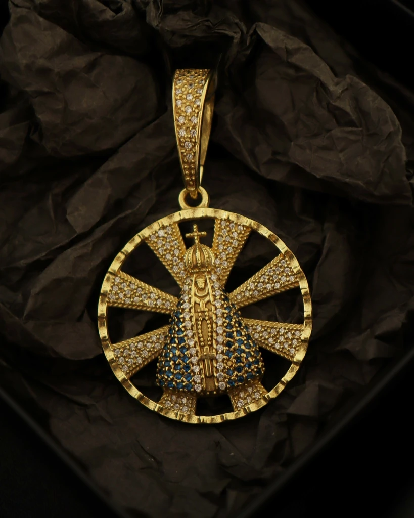 Our Leak-studded Lady-18K Gold Identical Pendant in Ancient Coin Eternal Guarantee in Color!