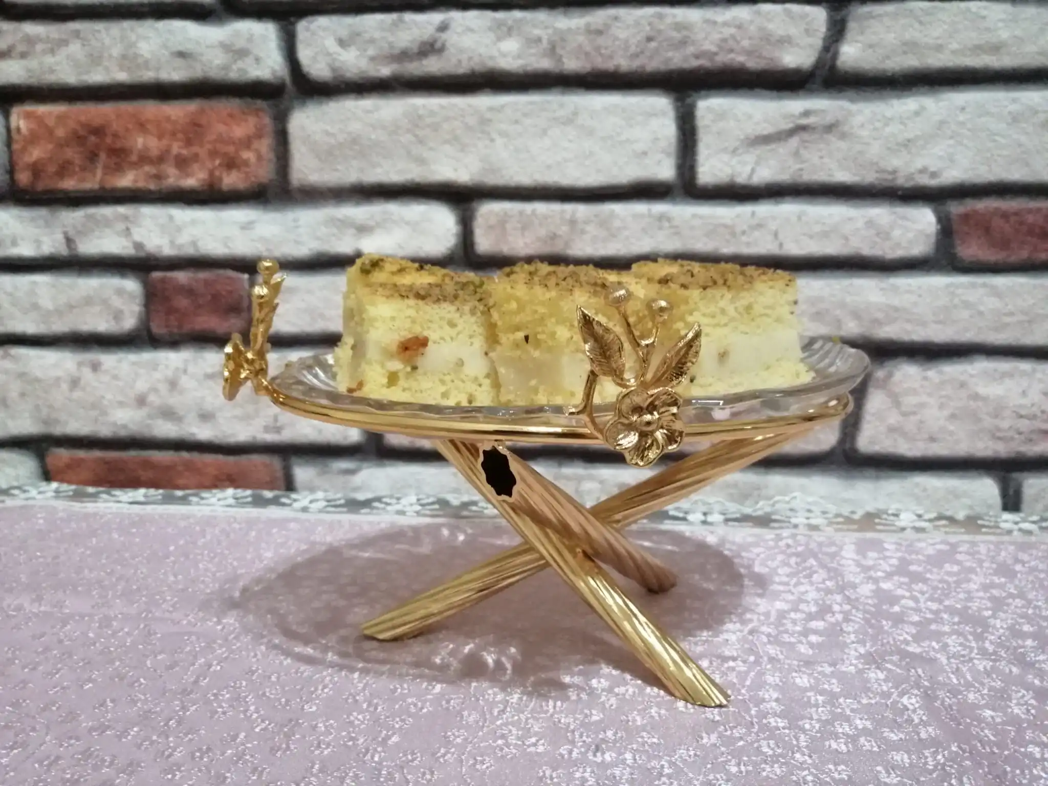 

Snack Cake Serving Food Service 5 Star Plated Quality Glass Boat Salad Bowl Kitchenware Gold Color Metal Stand Durable