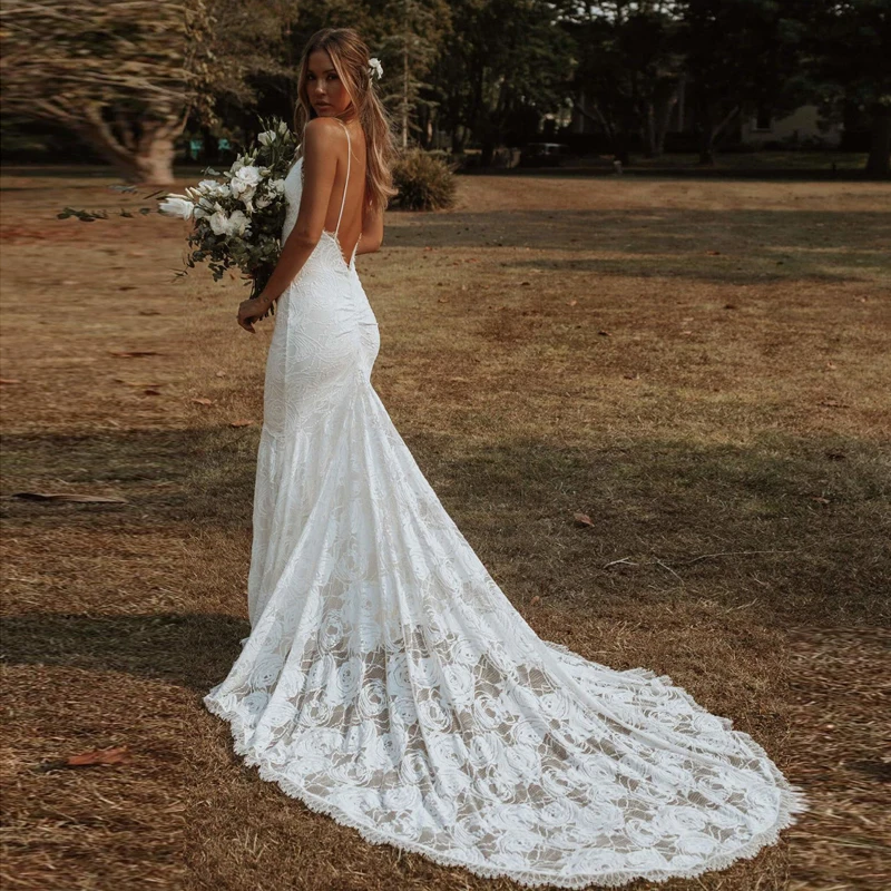 Open Back Floral Lace Beach Rustic Wedding Dress Customized Garden Spaghetti Straps Mermaid Bridal Gowns With Train Big Size