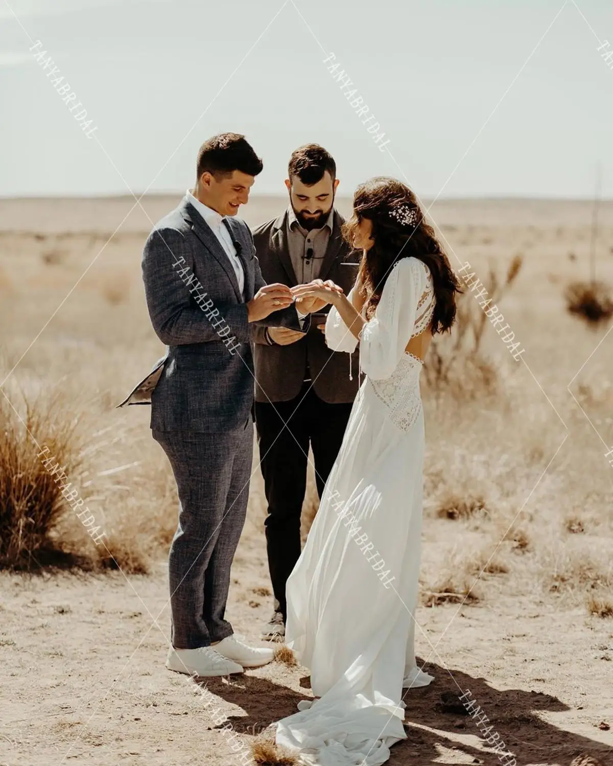 Suknie ślubne w stylu boho z długim rękawem bez pleców głęboki dekolt w serek Backless suknie ślubne Dreamy Noivas Chic Rue de soriee DW196