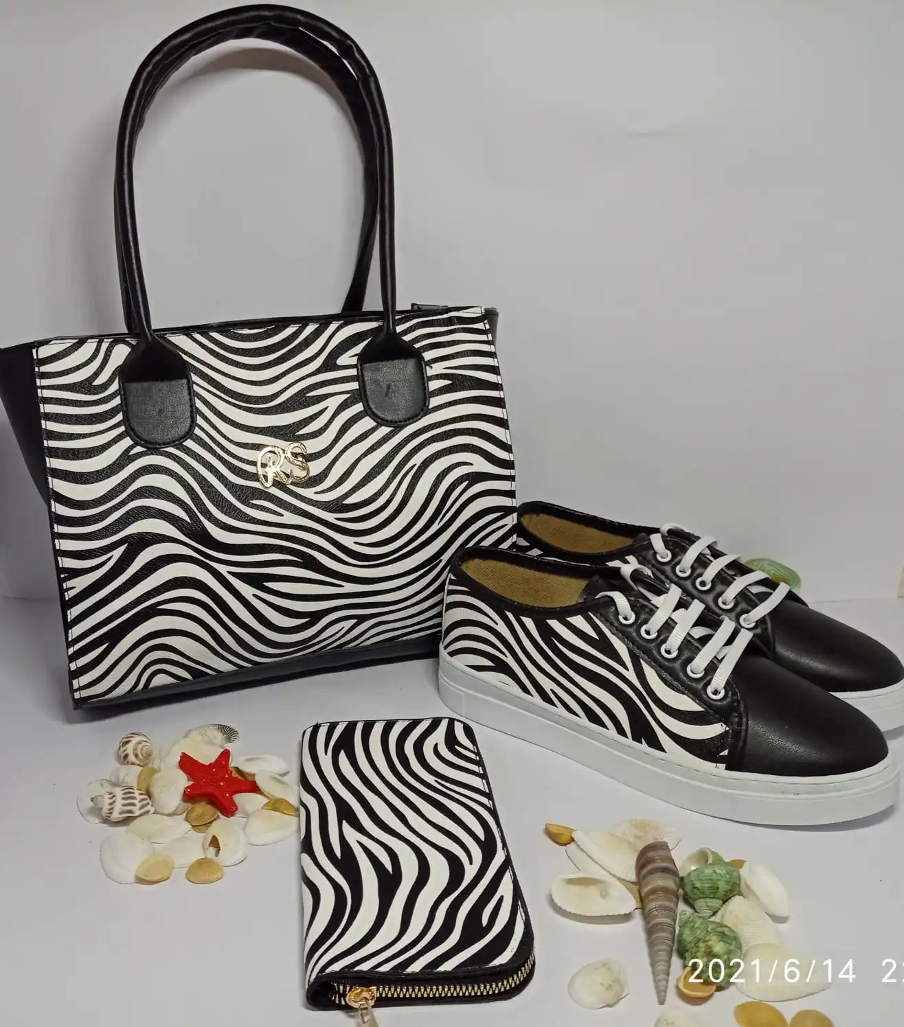 

Matchıng Sneaker & Bag 3 PICES ,Handbag and shoe set ,Sneaker with matching Bags