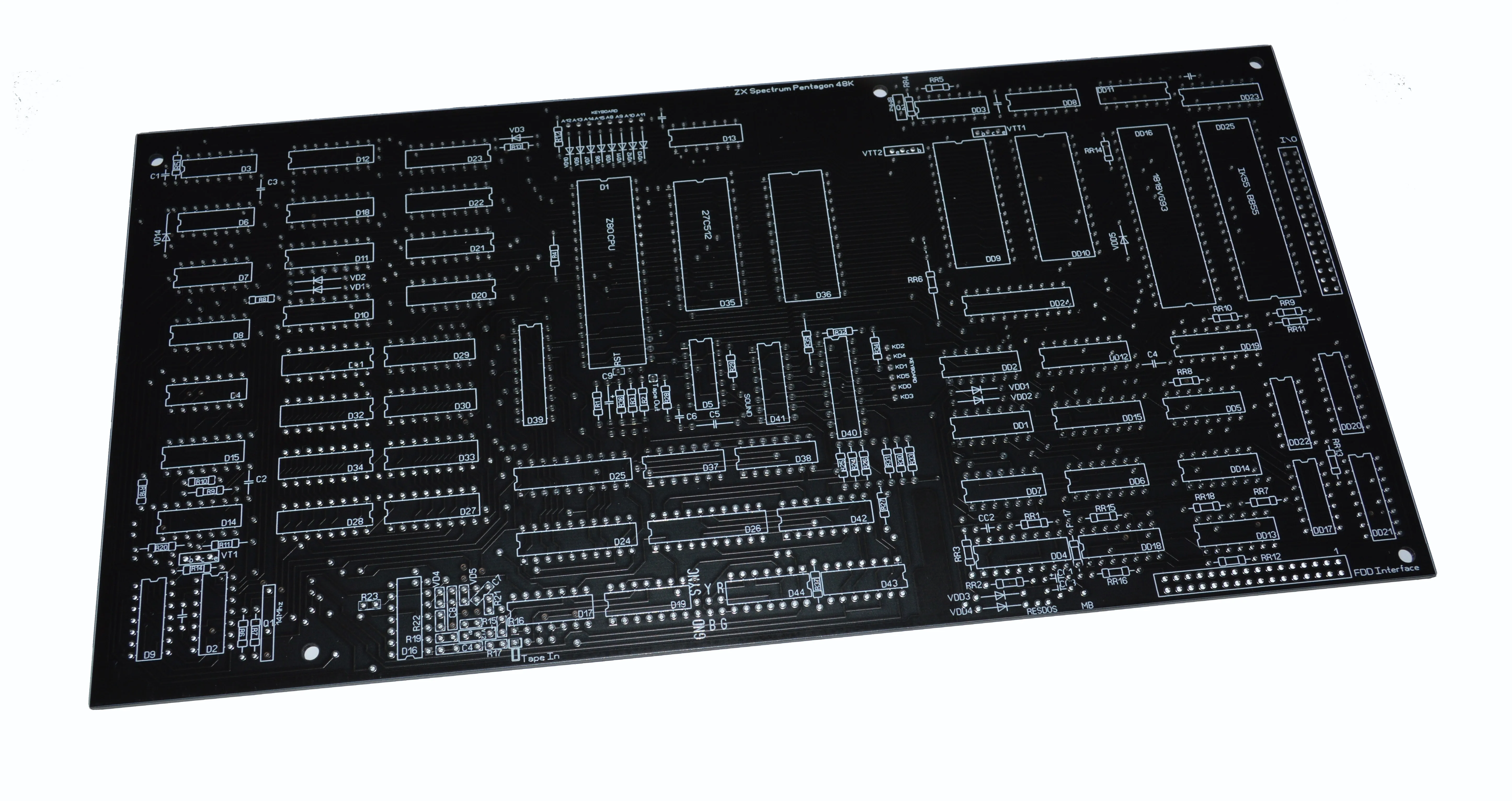 הכנת מחשב רטרו ZX Spectrum Pentagón 48KB – חוות דעת מפורטת על מרכיבי PCB, תכונות, וניסיון אישי