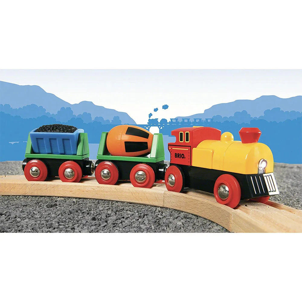 Brio World - 33319 배터리 작동 액션 트레인, 3 세 아동용 장난감 기차, 목재 레일 장착 기관차, 3 개