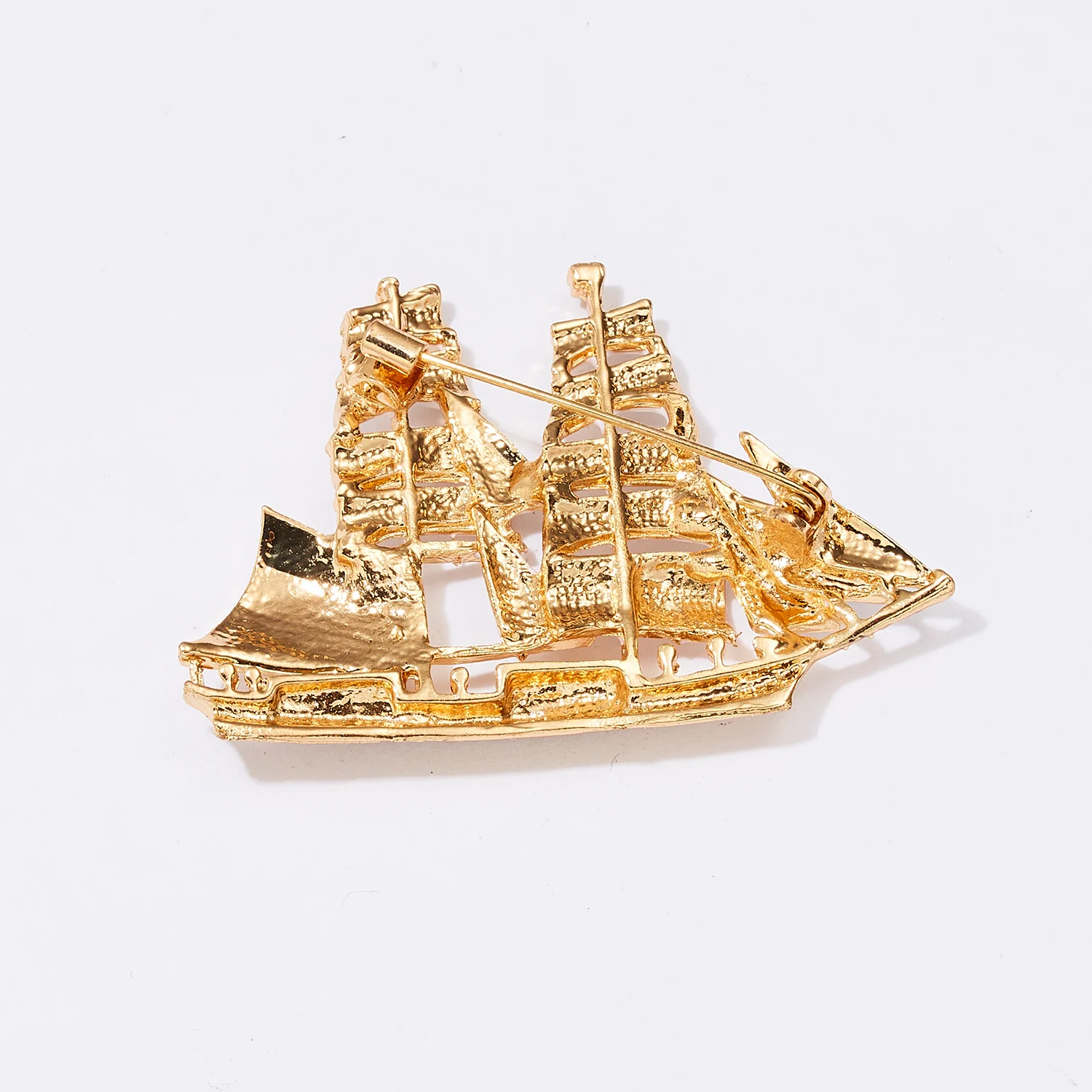 New Fashion Enamel Sailboat Brooches For Women Rhinestone Beauty Steam Boat Party Casual Office Brooch Pins Clothes Badge Gifts