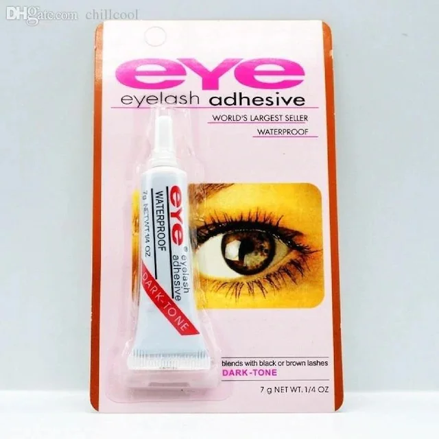Colle noire pour cils, 440677840