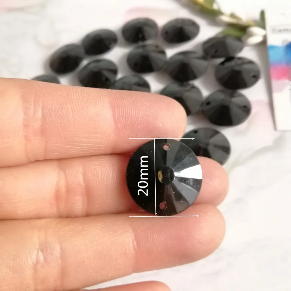 

Camal 20pcs Black 20mm Acrylic Sunflower Round Loose Beads 2 Holes Prisms Chandelier Lamp Parts Accessories Wedding Centerpiece