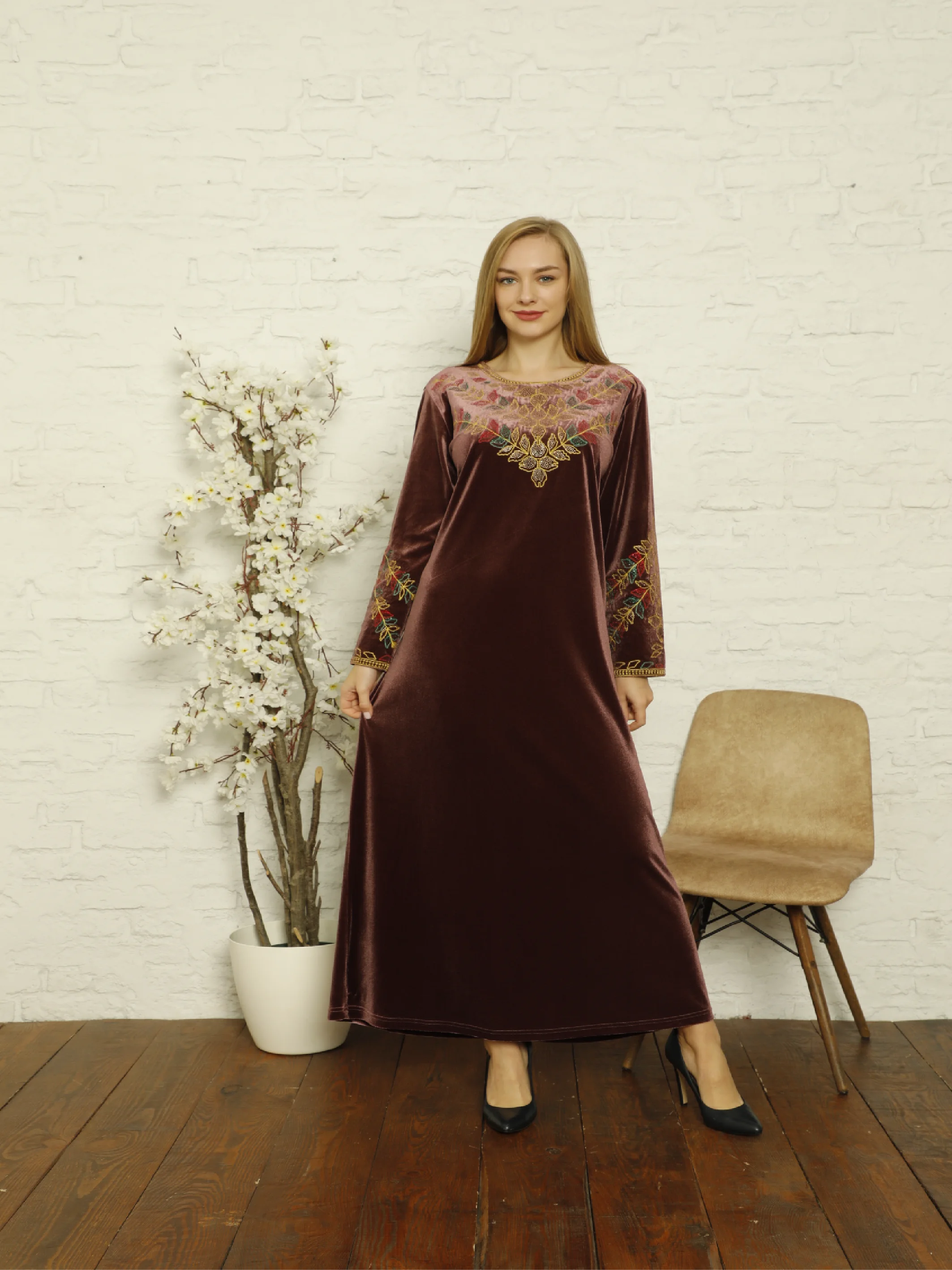 Laila 2022 New Season Autumn Winter Large Size Stone Embroidery Embroidered Maxi Velvet Eid Mubarak Kaftan Dubai Abaya Turkey Muslim Fashion Hijab