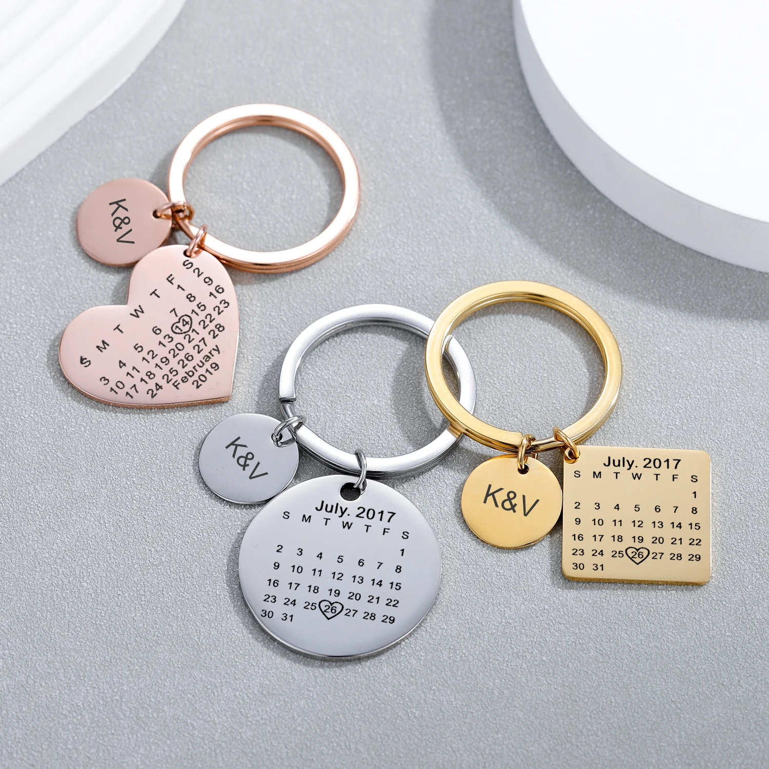 캘린더 키 체인 사용자 정의 맞춤 이름 새겨진 특별 날짜 스테인레스 스틸 열쇠 고리 여자 친구를위한 발렌타인 데이 선물