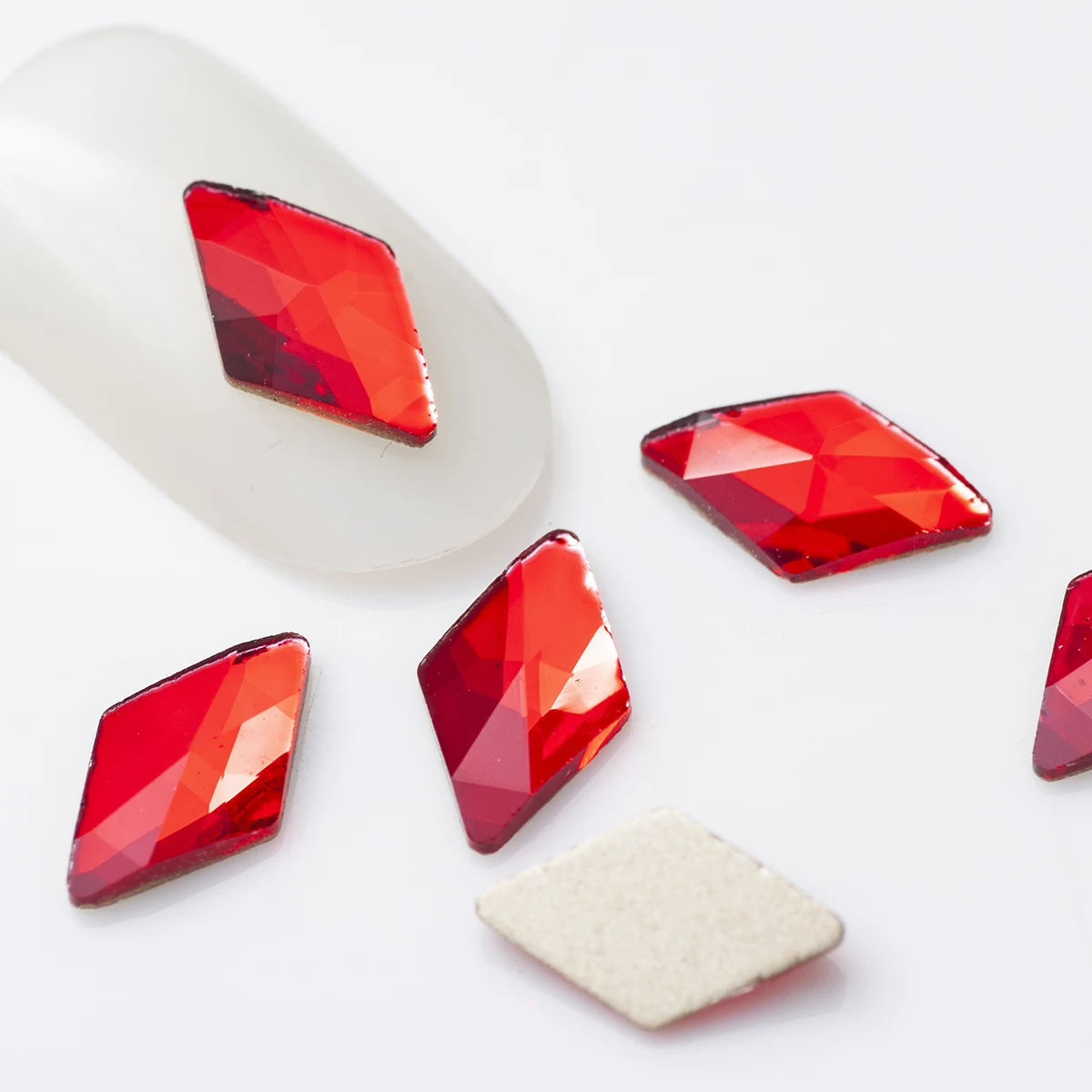 100 Stück Glas Flatback Nail Art DIY Maniküre Glitzer Strass Rhombus Kleber auf Kristallen 3D Nagelzubehör Dekoration – Detail 8