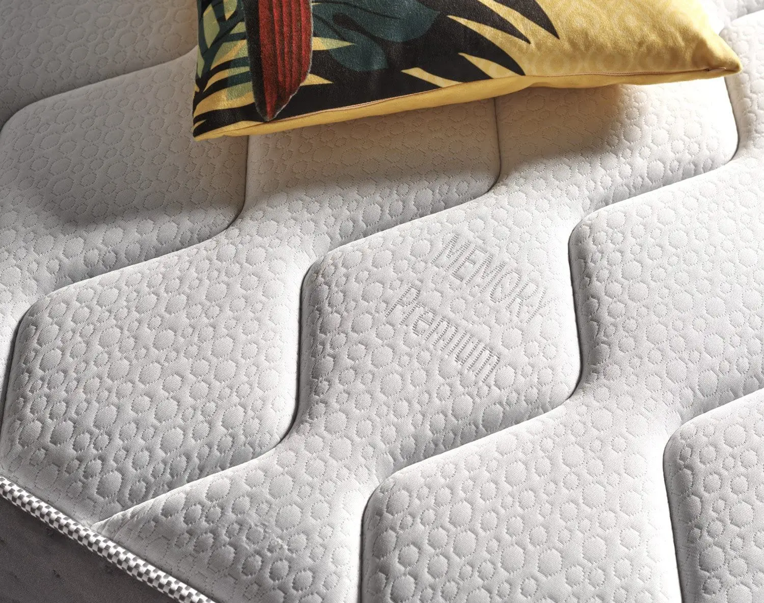 Einfache kosten günstige, selbst kühlende Matratze, alle Größen, Höhe 19 cm, Schaum, Memory-Schaum, ortho pä disch, ergonomisch, anatomisch,