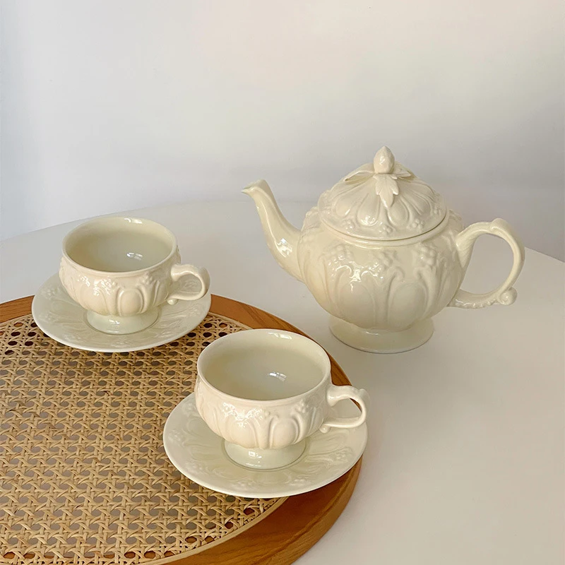 English Relief Retro Style Cream Berry Porcelain Afternoon Tea Coffee And Tea Cup Set