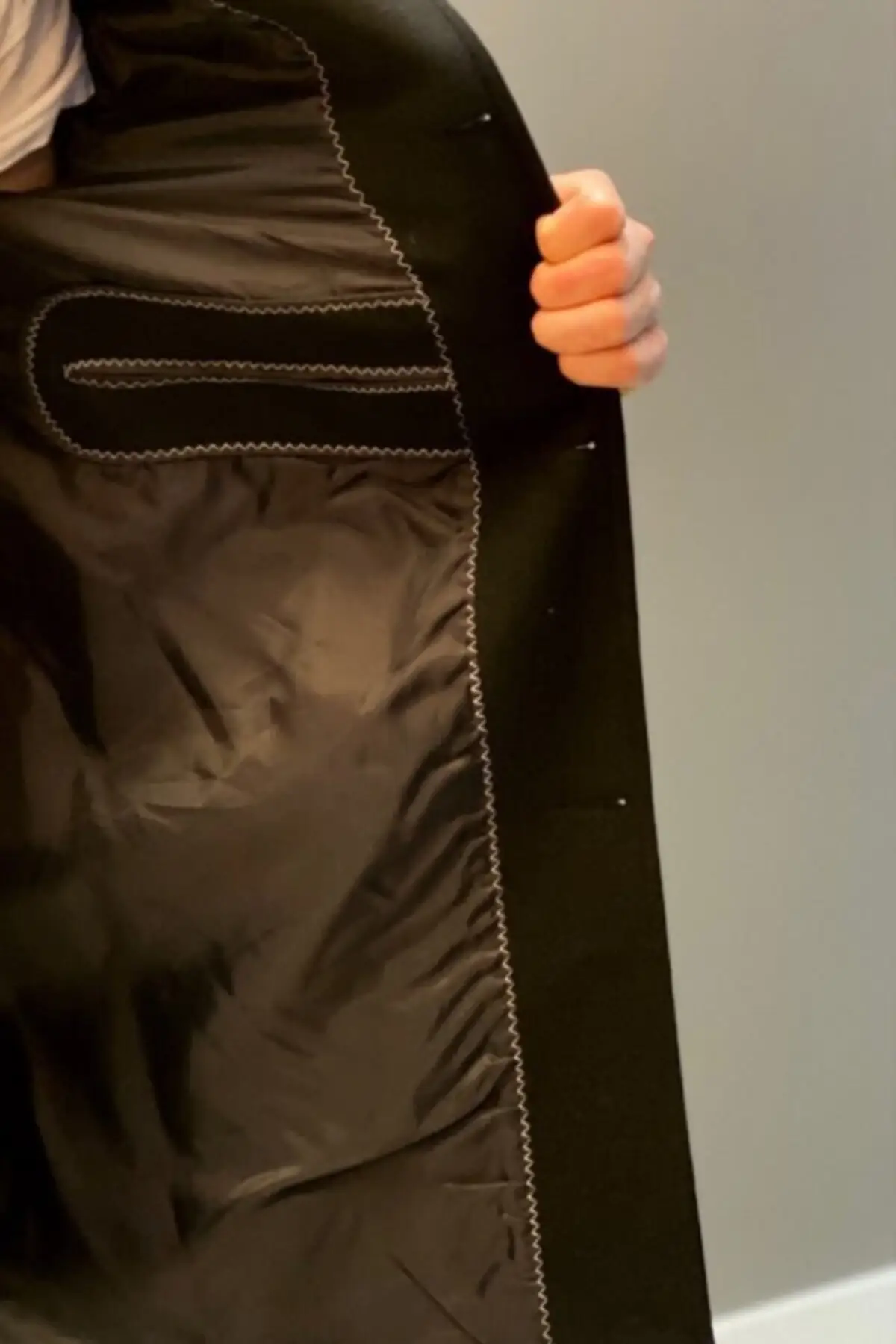 Uomo nero lungo timbro cappotto manichino taglia: 1.83 manichino peso: 80 manichino busto misura: 105cm manichino cintura: 85cm manichino taglia anca