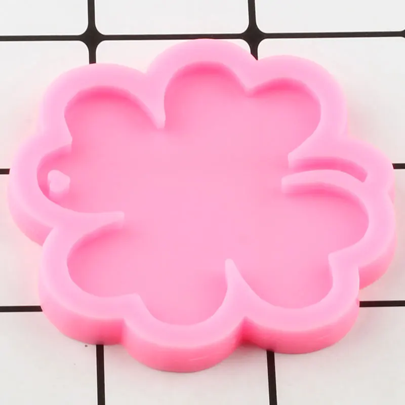 Four Leaf Clover Lucky Keychain Silicone Mold Key Chain Pendant Molds DIY Jewelry Making Epoxy Resin Molds