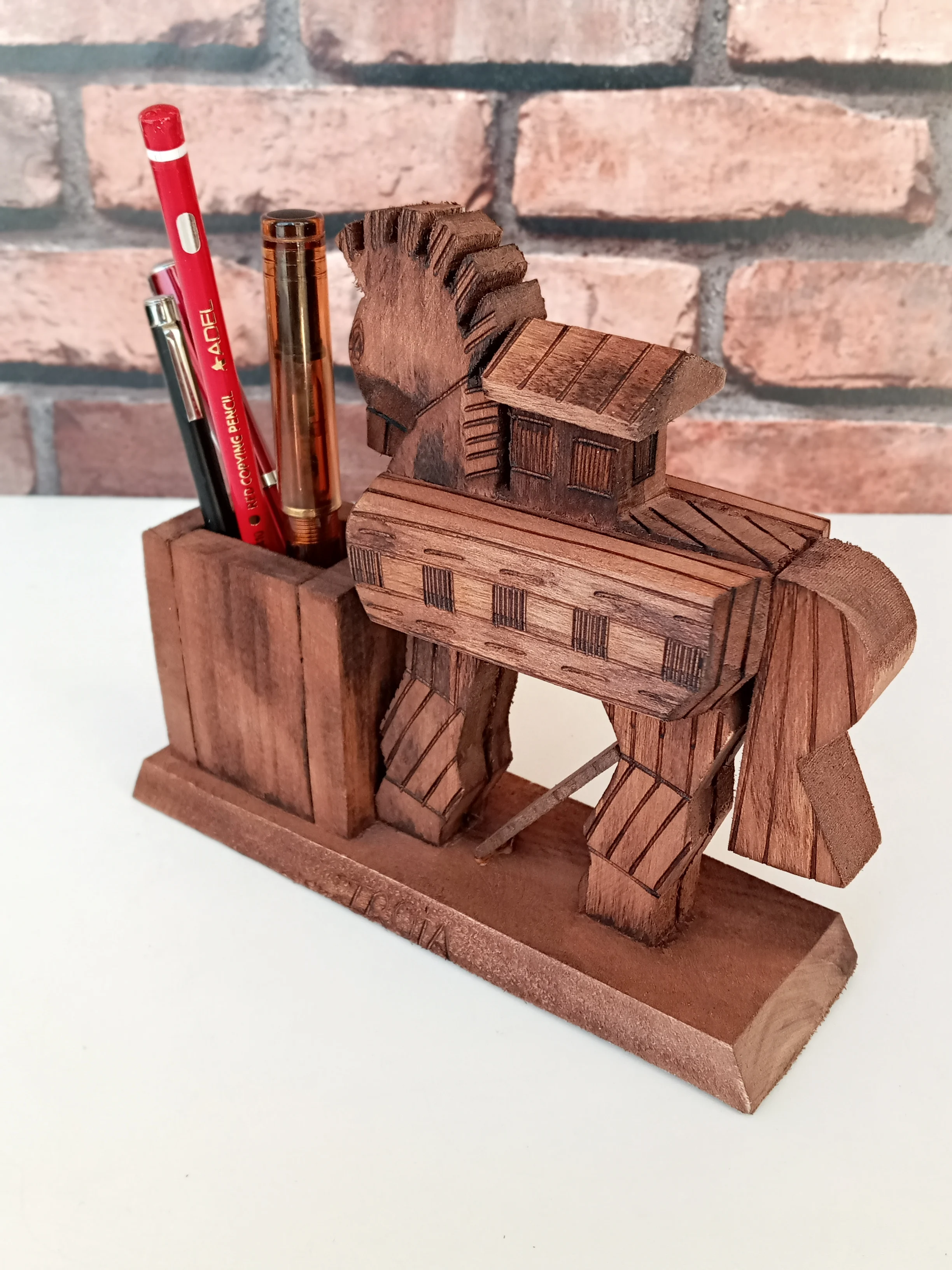 Portapenne per cavallo di troia