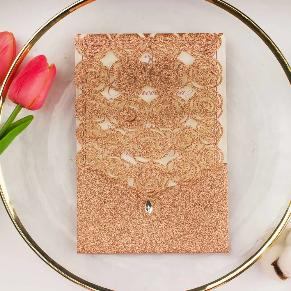 1Pcs Gratis Monster Hollow Rose Card Laser Cut Bruiloft Uitnodiging Met Diamant Groothandel Groet Pocket Nodigen Party Cover