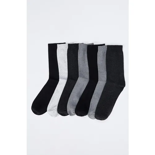 Defacto Female Socket Socks the Pole