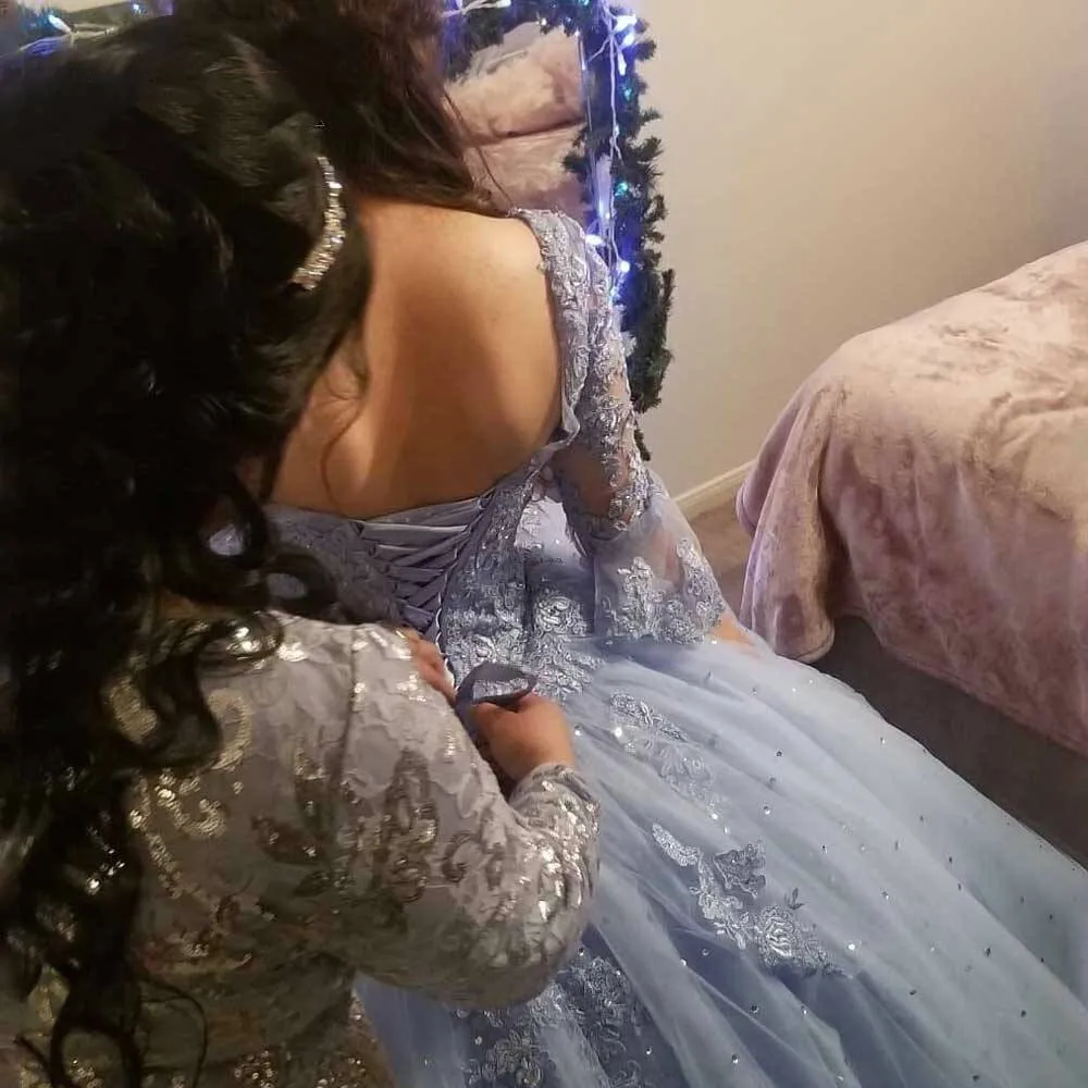 Gaun Quinceanera Mewah Gaun Bola Applique Renda 2021 Gaun Vestidos Lengan Panjang Kerah V Gaun Manis 16 Ukuran Plus