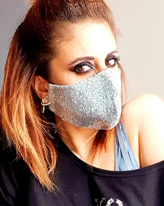 Reusable hygienic mask. Outer mask sequins silver color, TNT interior, no need filter, adjustable rubber