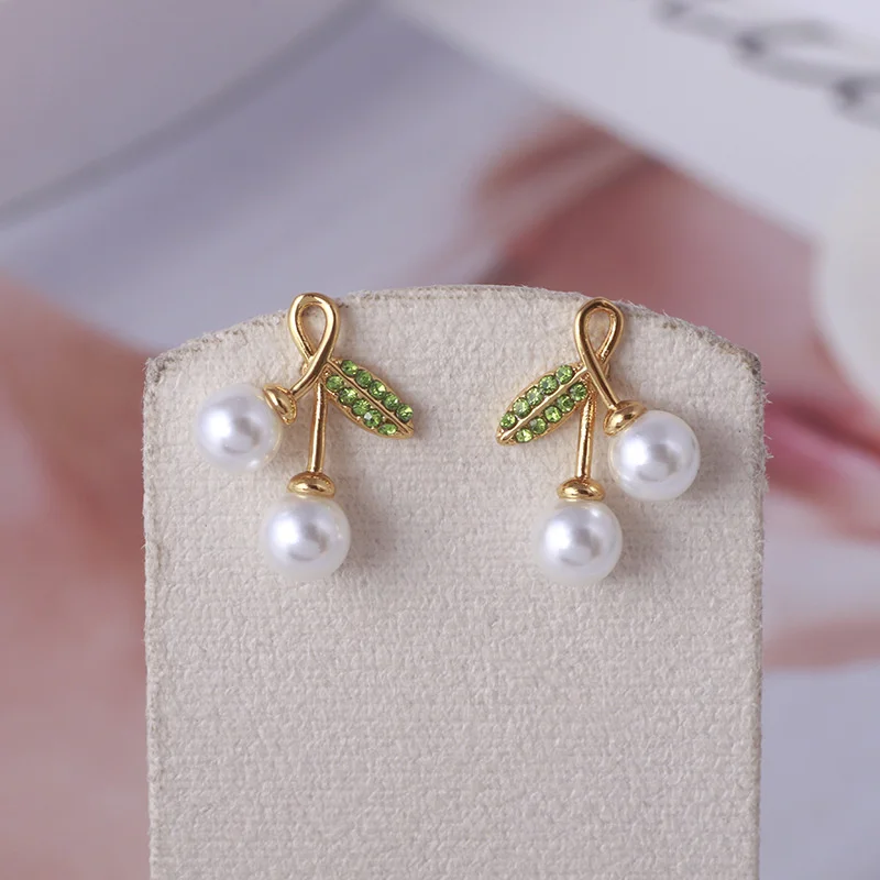 

European And American Fashion Brand Jewelry Wholesale Simple Leaf Shape Inlaid Zircon Pearl Ladies Earrings