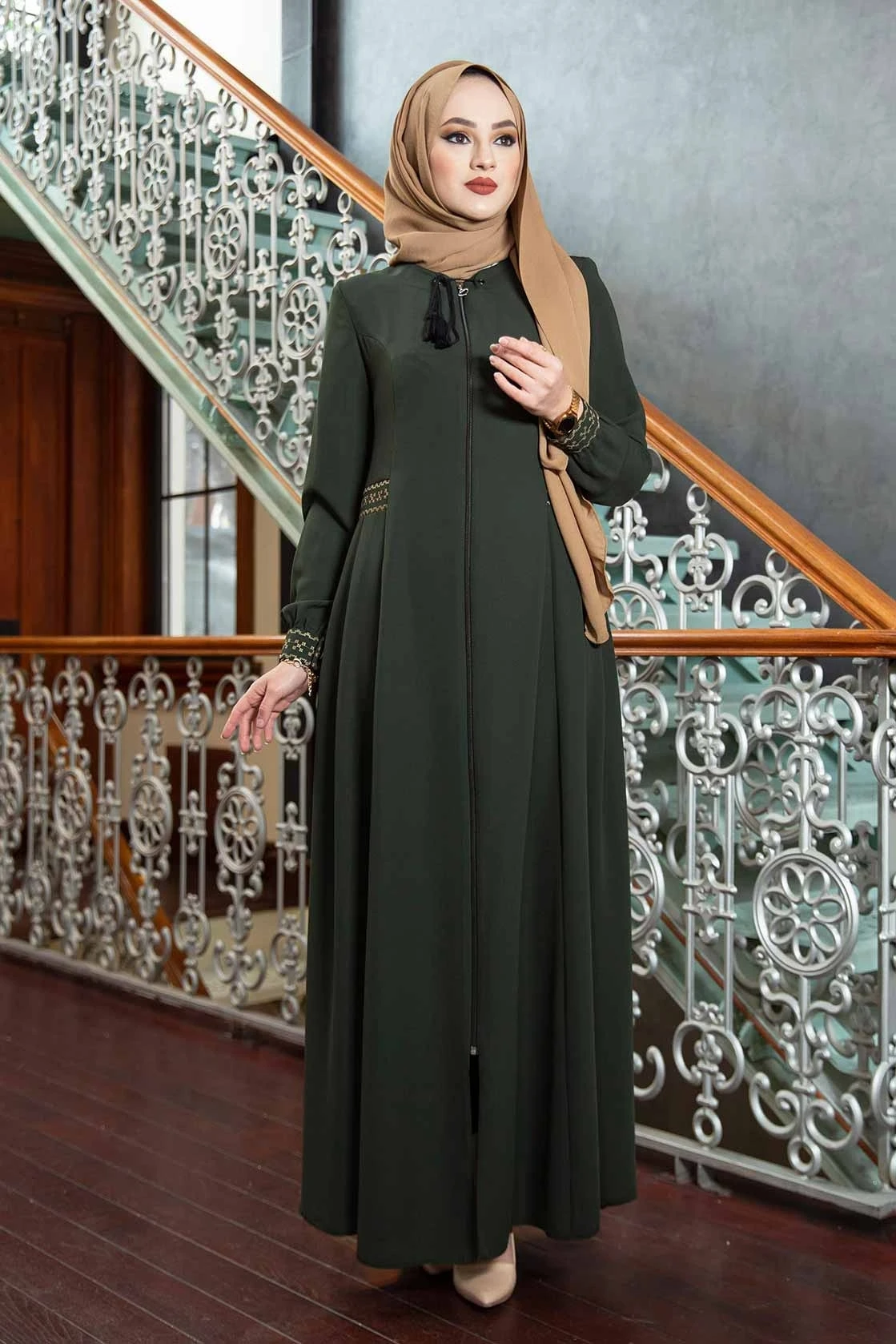 Women Embroidered Full Length Zippered Hijab Abaya Ramadan Eid Djellaba Hot Sale Dubai Fashion Shiny Puff Sleeve Muslim Dress